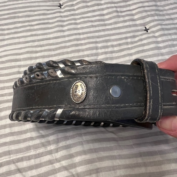 VINTAGE CIRCLE Y SILVER LACED AND LEATHER WESTERN BELT SIZE 34 - Picture 1 of 9